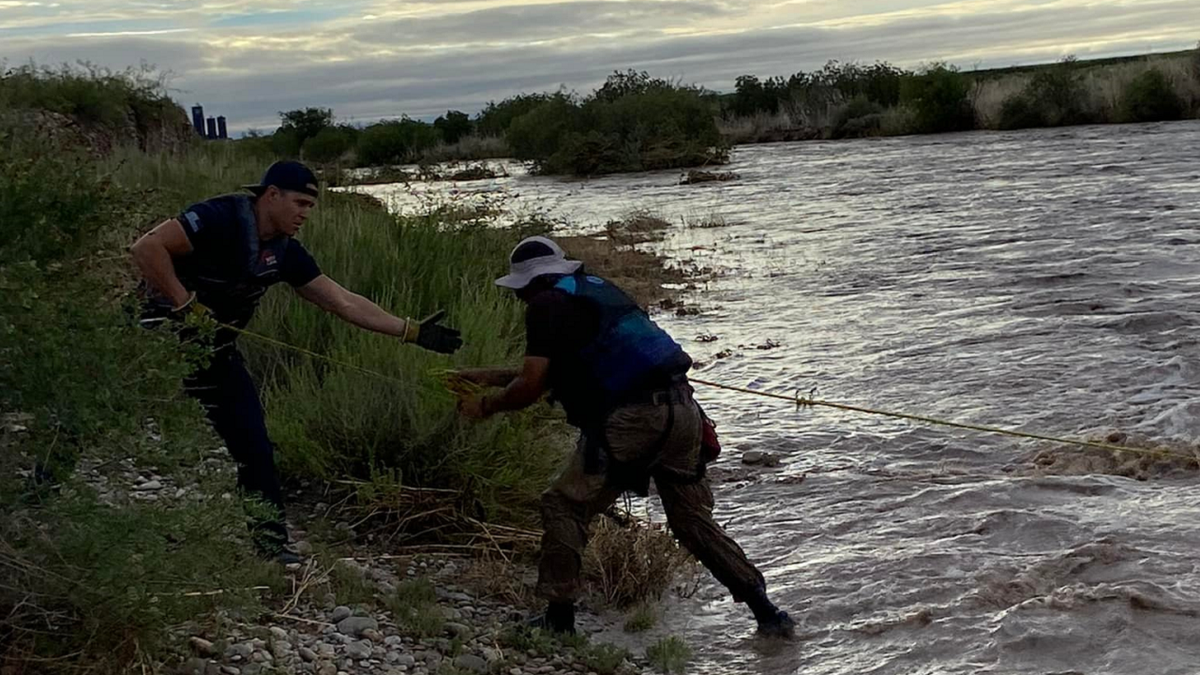 New Mexico floodwaters rescue