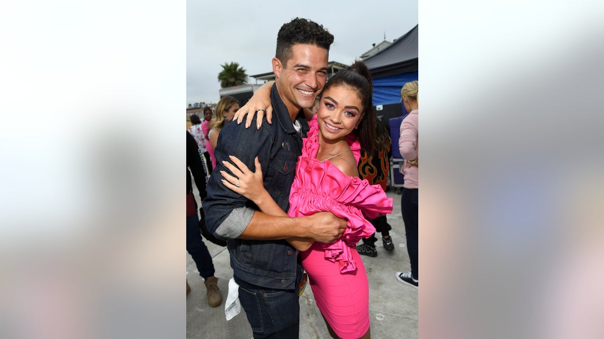 Sarah Hyland and Wells Adams FOX Teen Choice Awards