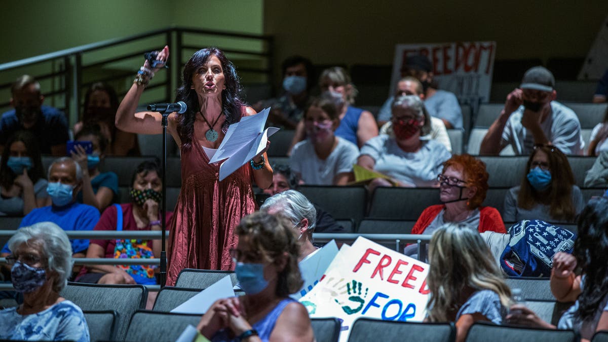 mom protesting masking in schools in california