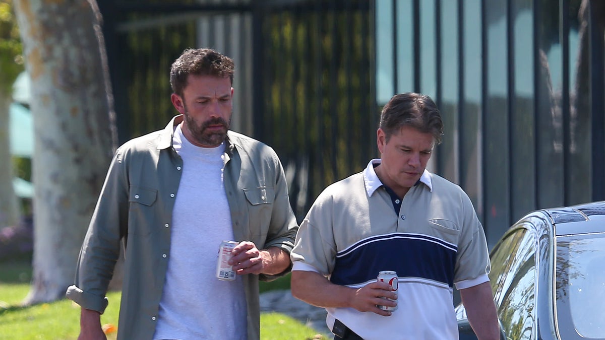 Ben Affleck and Matt Damon on set