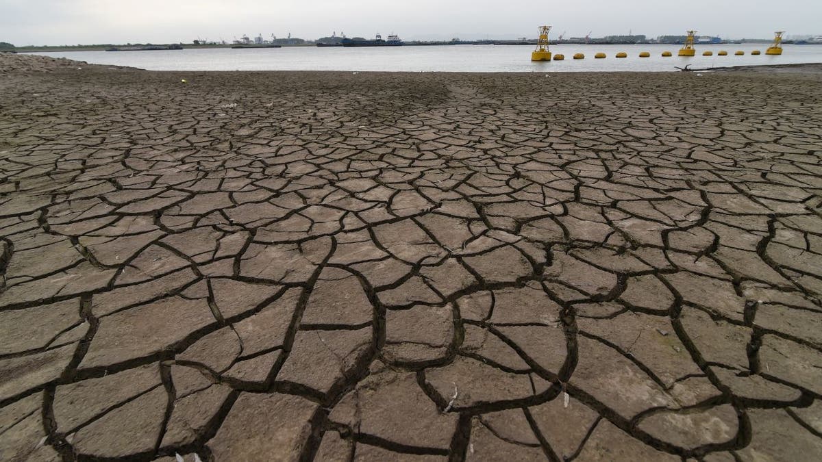 Photo of dried up riverbed in Nanjing section of the Yangtze River in China