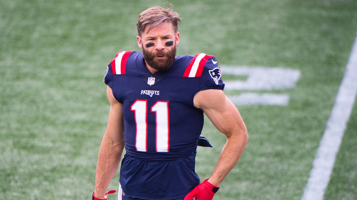 Julian Edelman before a game against the 49ers