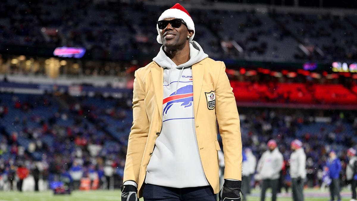 Terrell Owens on the field before a Bills and Patriots game in 2021
