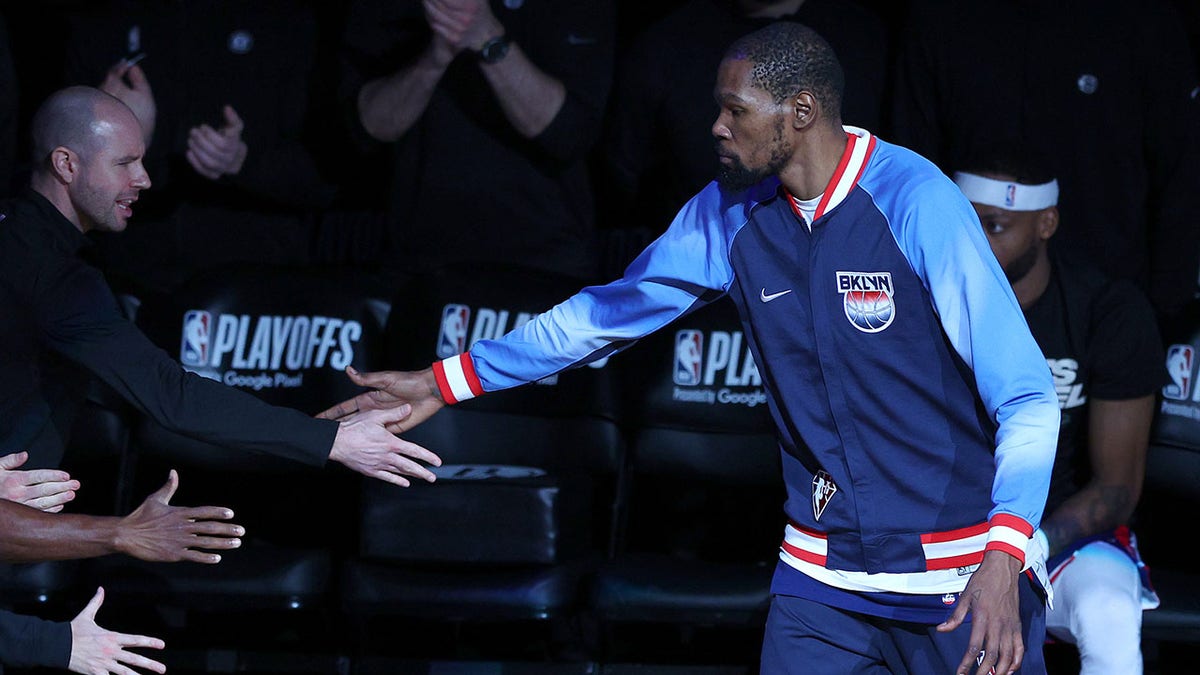 Kevin Durant is introduced in front of the crowd