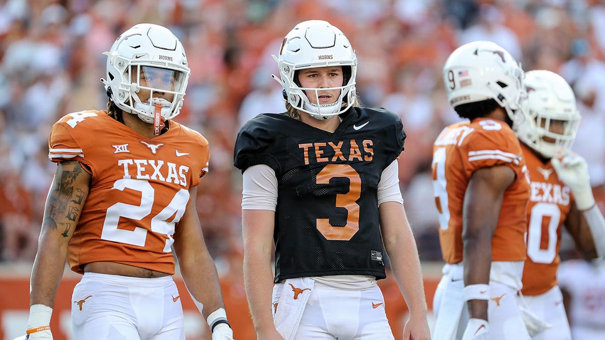 Quarterback Quinn Ewers at Texas' spring game