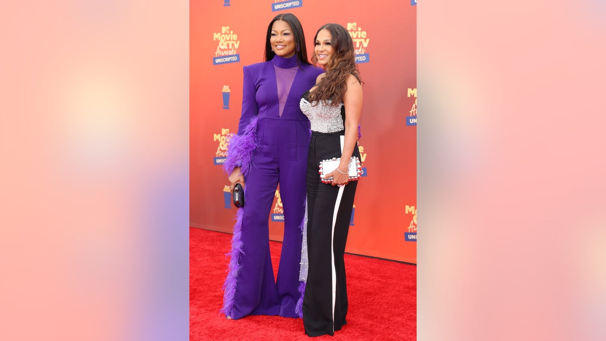 Garcelle Beauvais and Sheree Zampino on red carpet at MTV Awards