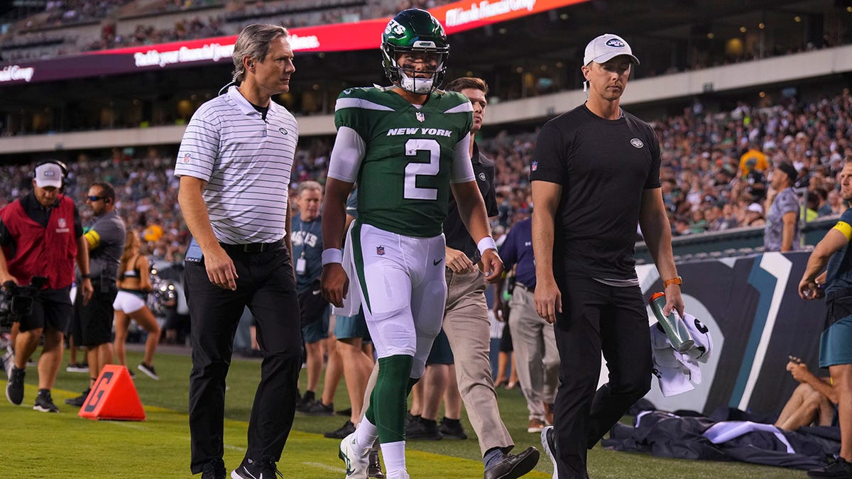 QB Zach Wilson set to miss 2-4 weeks with knee injury after exiting Jets'  Week 1 preseason game, PFF News & Analysis