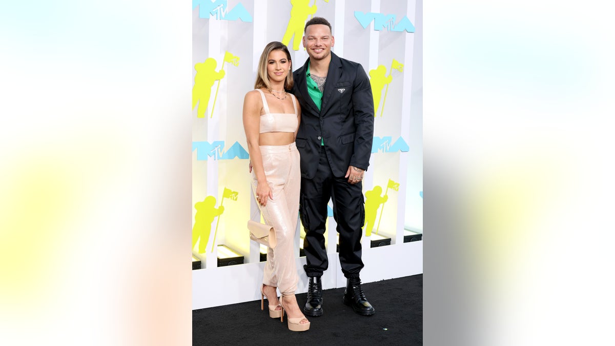 Kane Brown and wife Katelyn Jae at VMAs