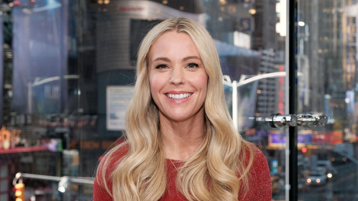 Kate Gosselin smiling for the camera