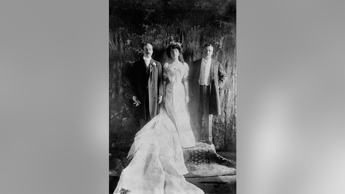Alice Roosevelt and husband nicholas longworth