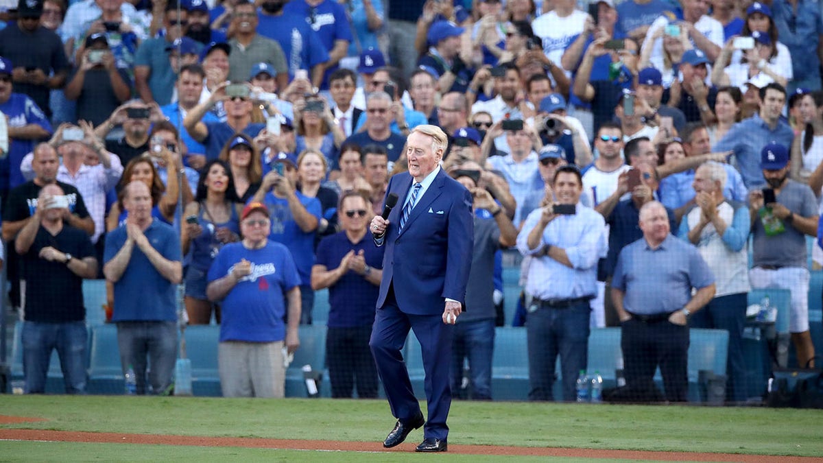 Vin Scully Added to Dodger Stadium's Ring of Honor