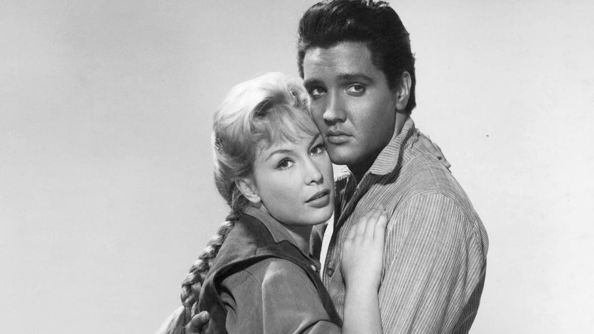 Barbara Eden and Elvis Presley in 1960