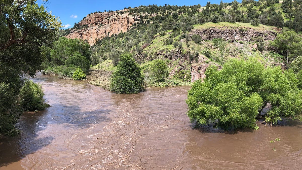 Gila River cresting