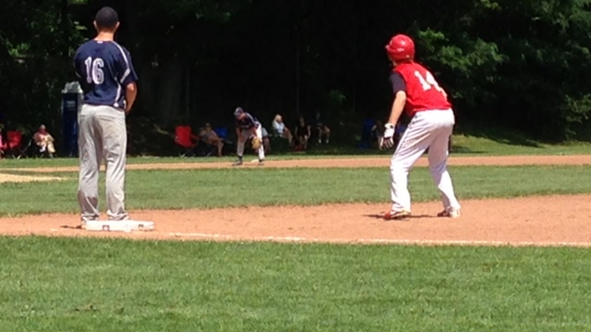 youth baseball players