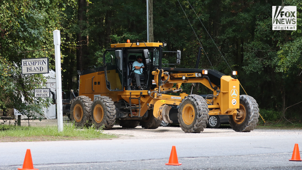 Tractor leaves Affleck home