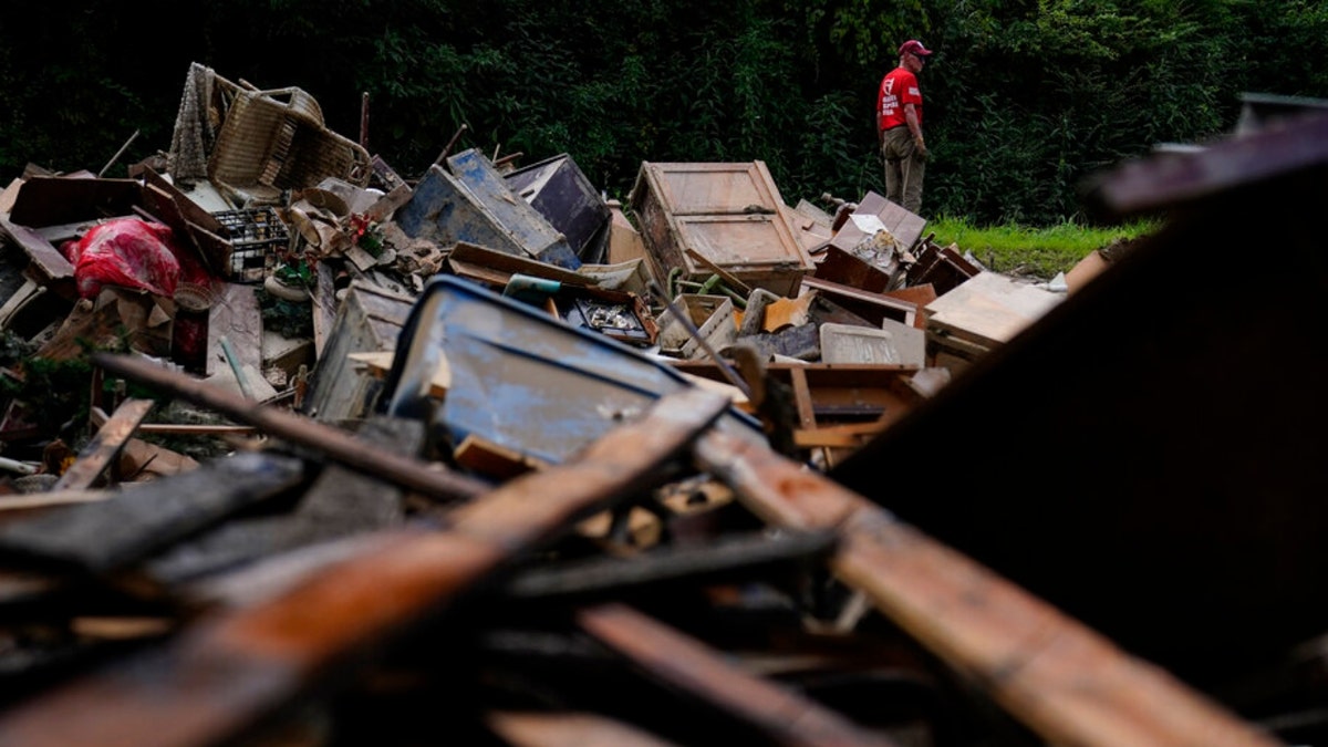 Kentucky flooding debris