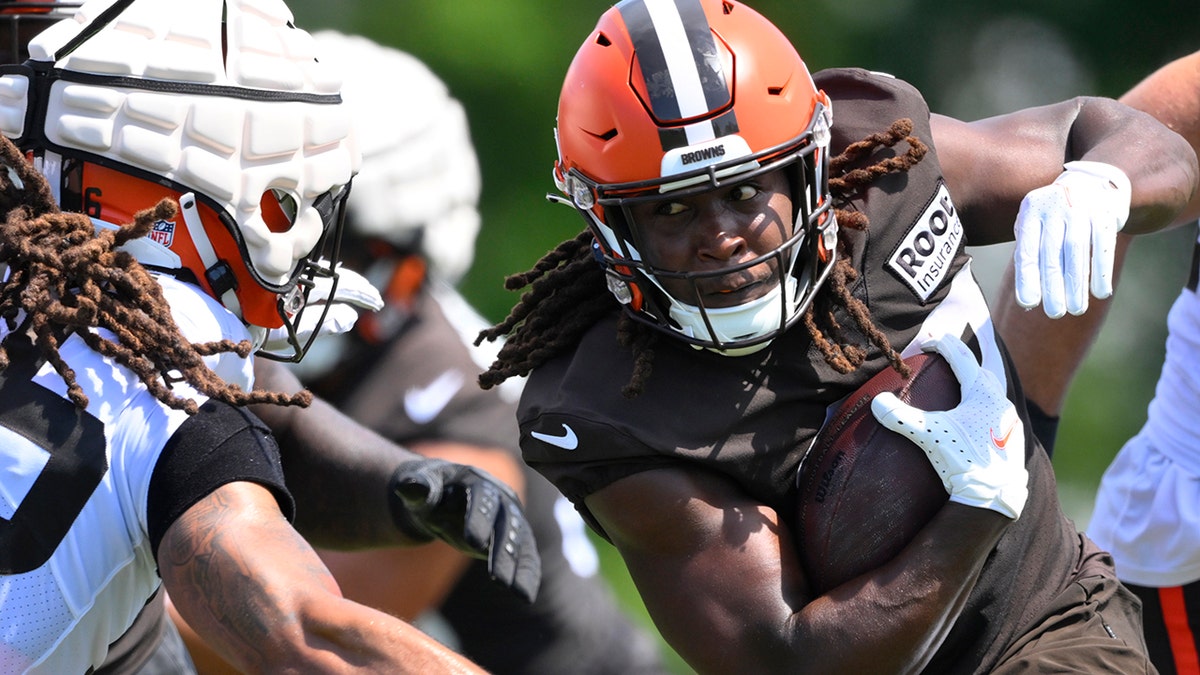 Kareem Hunt at training camp