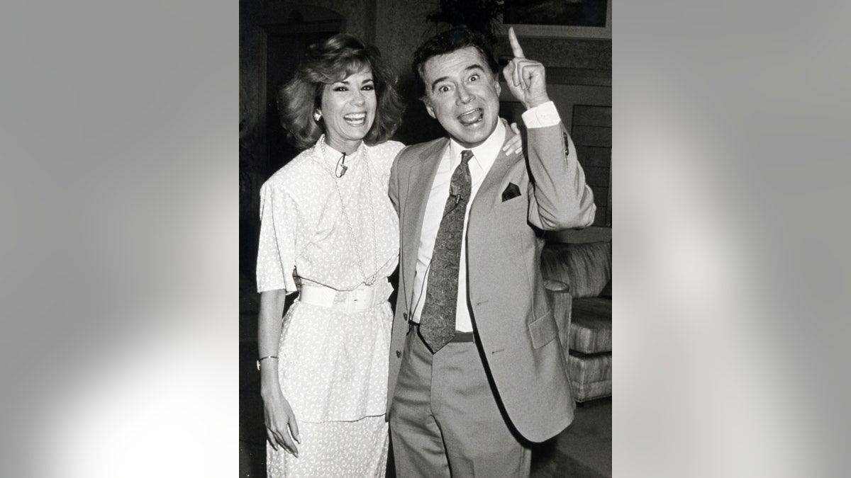 Regis and Kathie Lee tape a show