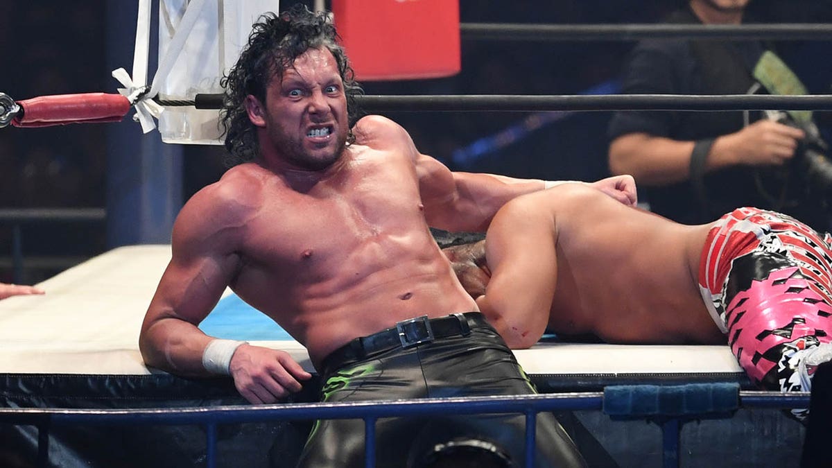 Kenny Omega makes surprise return to AEW Fox News