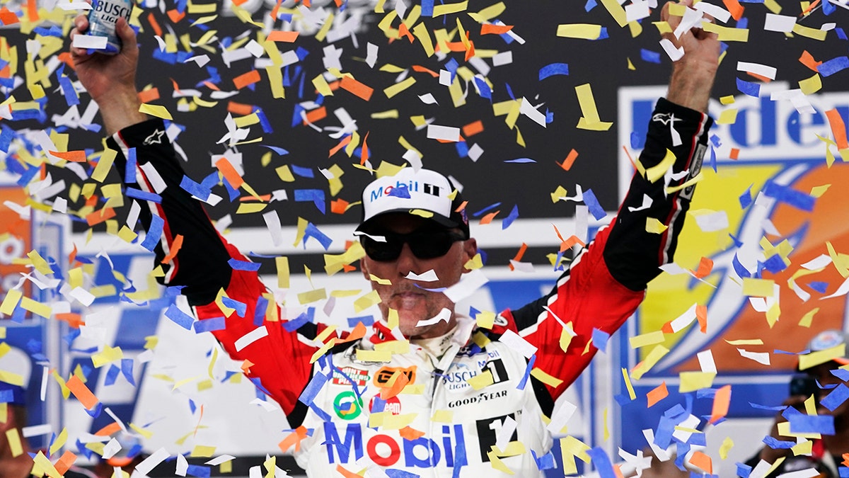 Kevin Harvick wins at Richmond