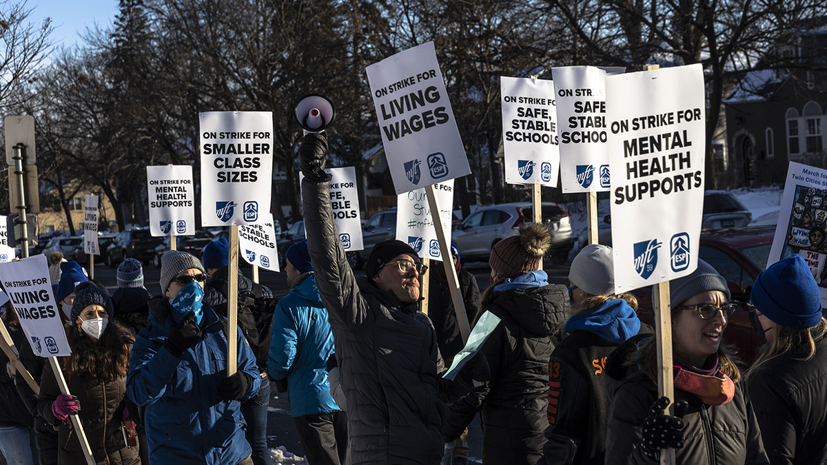 Minneapolis teachers on strike