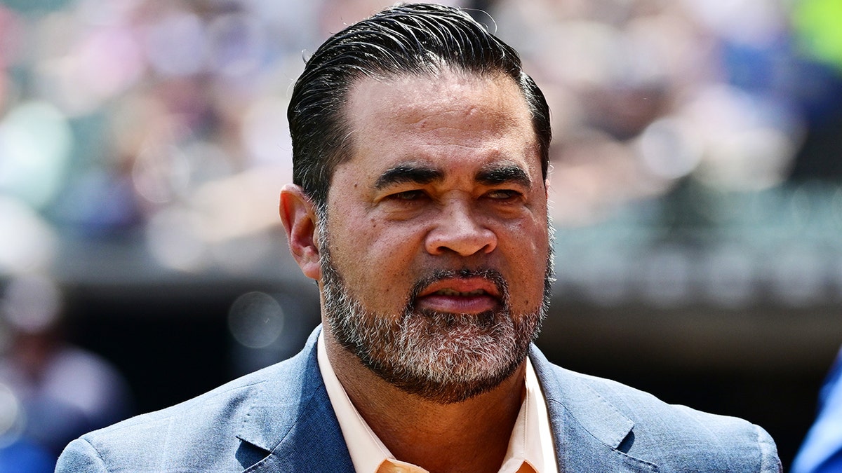 Ozzie Guillen made Michael Jordan buy beer for the White Sox – NBC