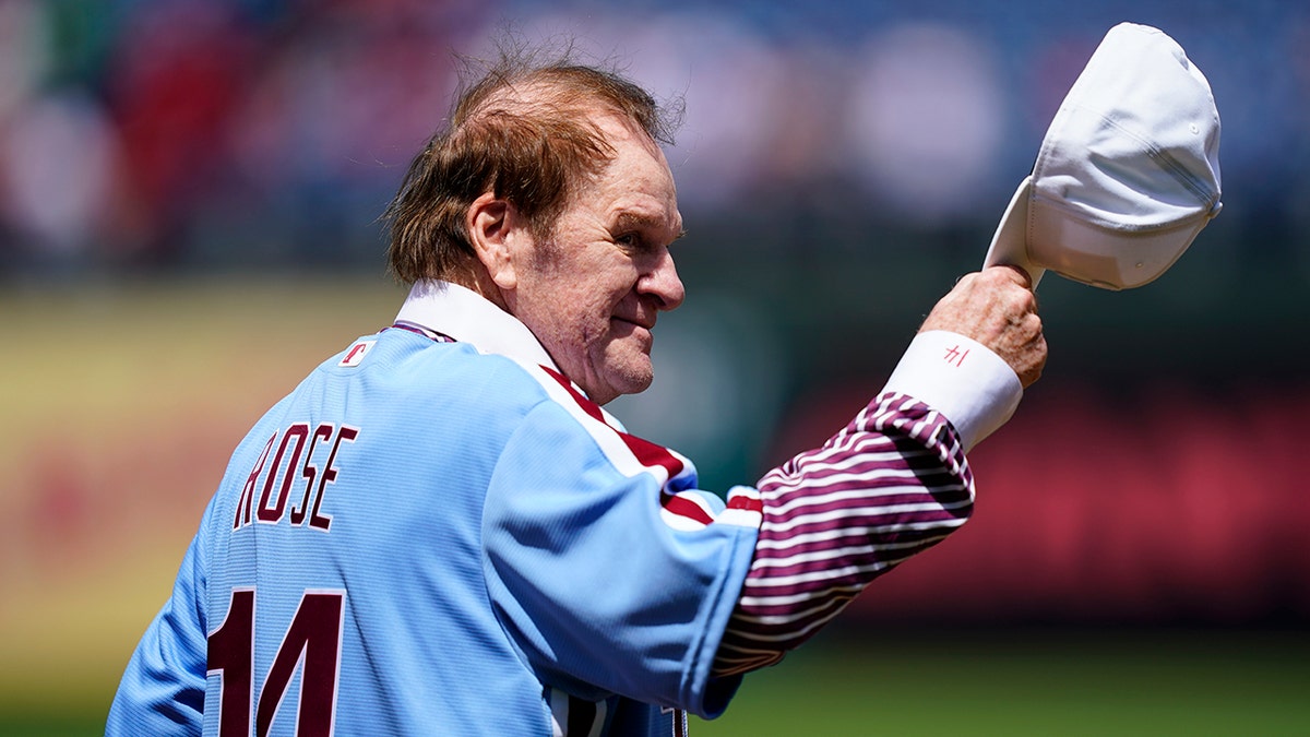 As the Philadelphia Phillies on Sunday honored their 1980 World Series  championship team — baseball's hit king included — Pete Rose…