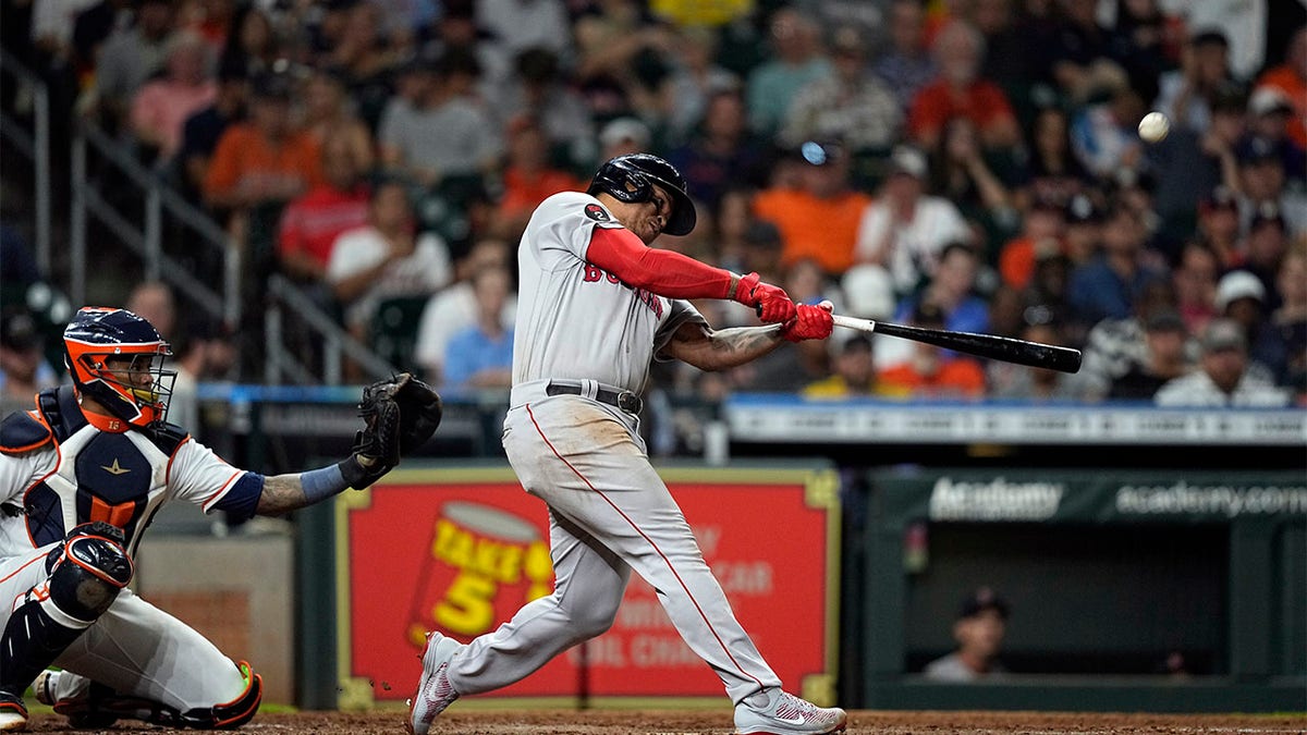 Rafael Devers returns from IL and carries Red Sox to victory over Astros