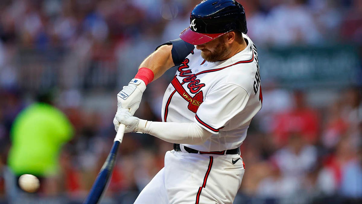 Robbie Grossman hits a home run