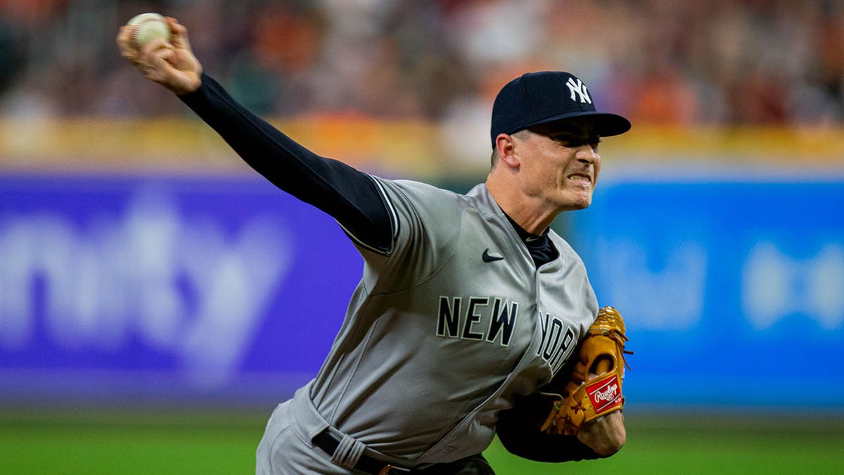 Yankees players trying everything to turn slump around: report