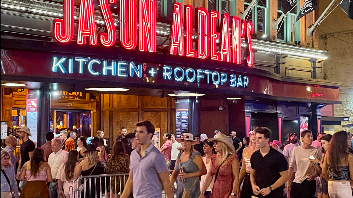 Celebrity honky-tonk in Nashville