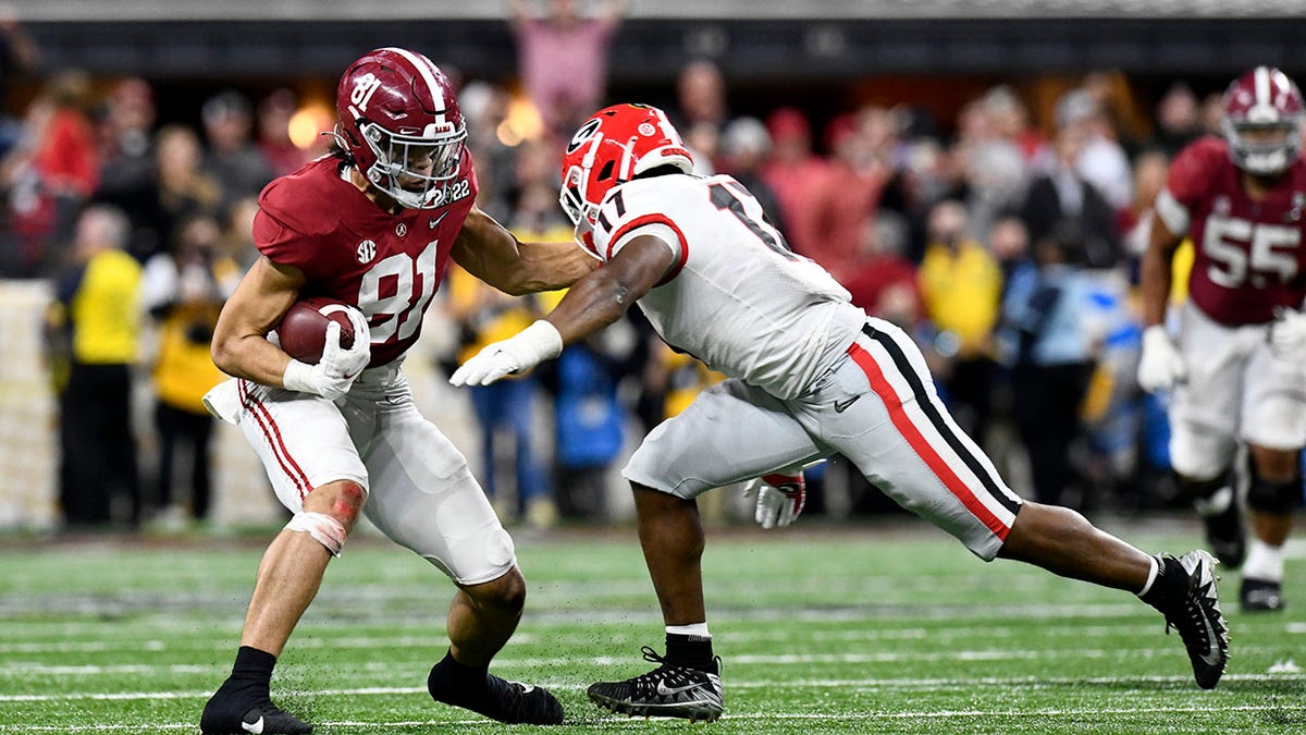 Slade Bolden runs with ball