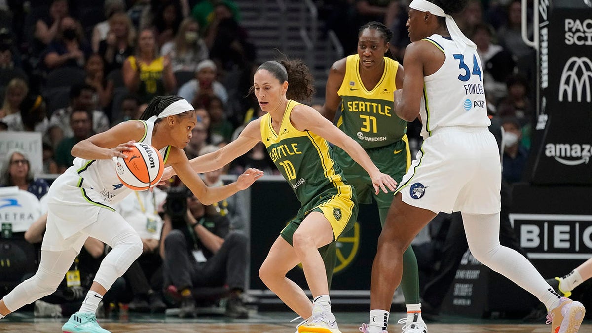 Sue Bird plays defense