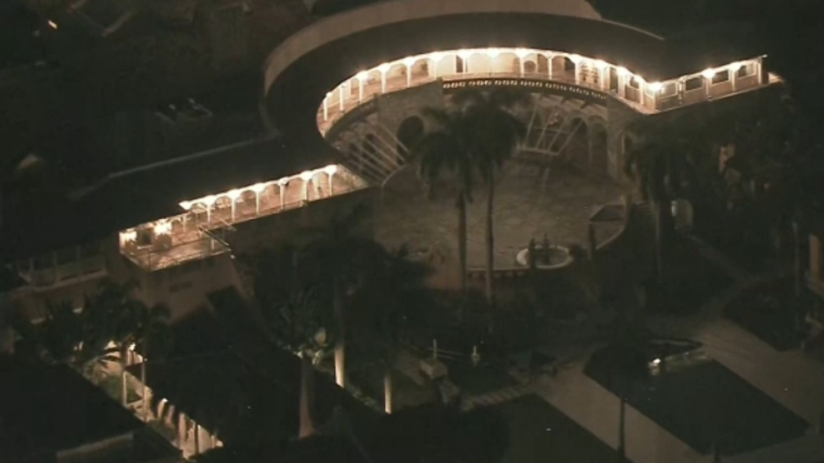 Aerial footage of Mar-a-Lago post FBI raid