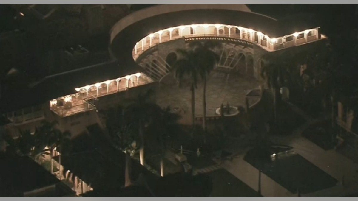 Aerial footage of Mar-a-Lago post FBI raid