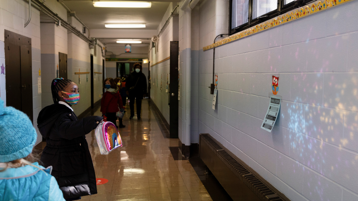 Philadelphia school mask indoors