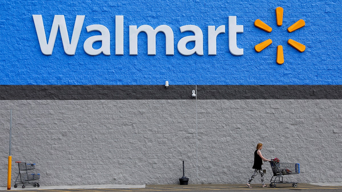 Walmart shopper leaves Pennsylvania store