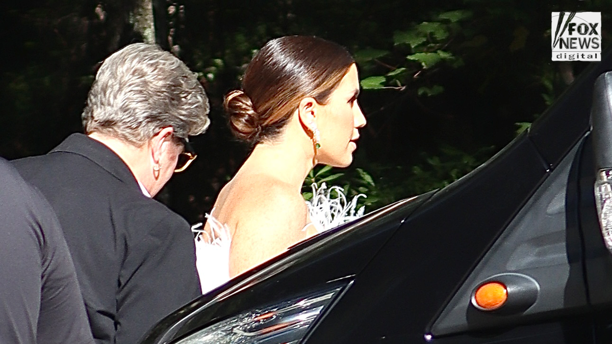 Ben Affleck, Jennifer Lopez get married in star-studded Georgia wedding