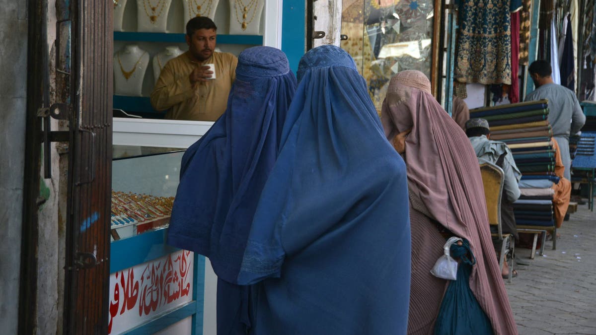 Women in burqas in Afghanistan