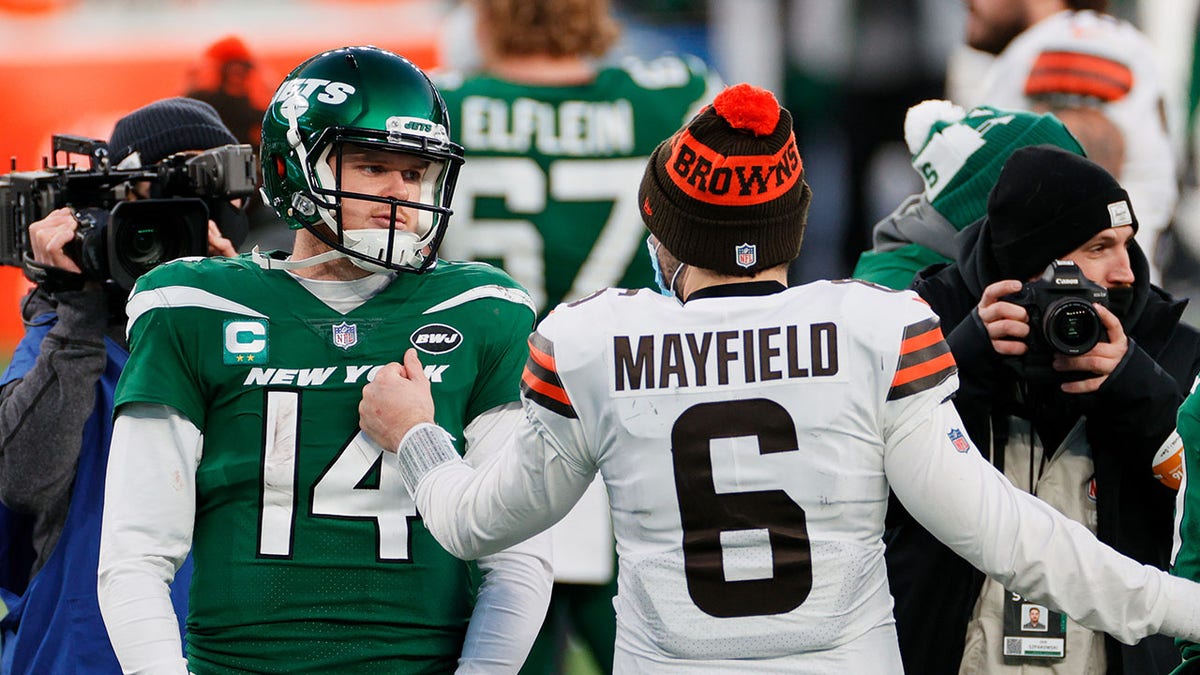 Sam Darnold and Baker Mayfield after game