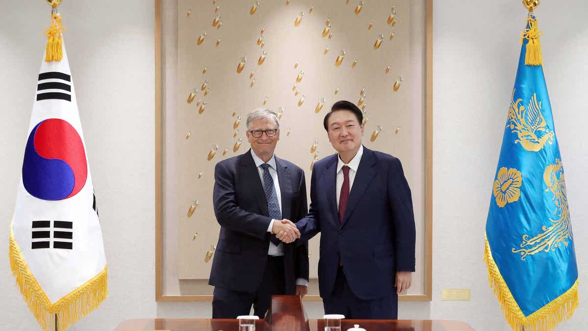 Bill Gates and President Yoon Suk-yeol