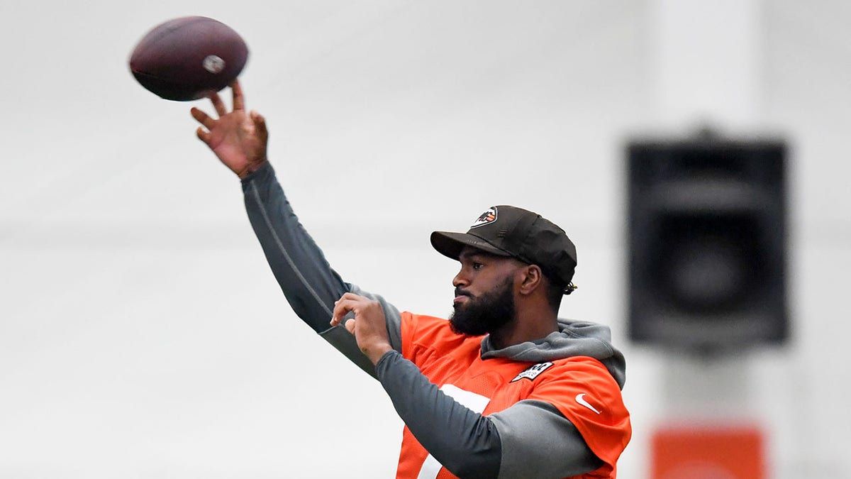 Jacoby Brissett in training camp