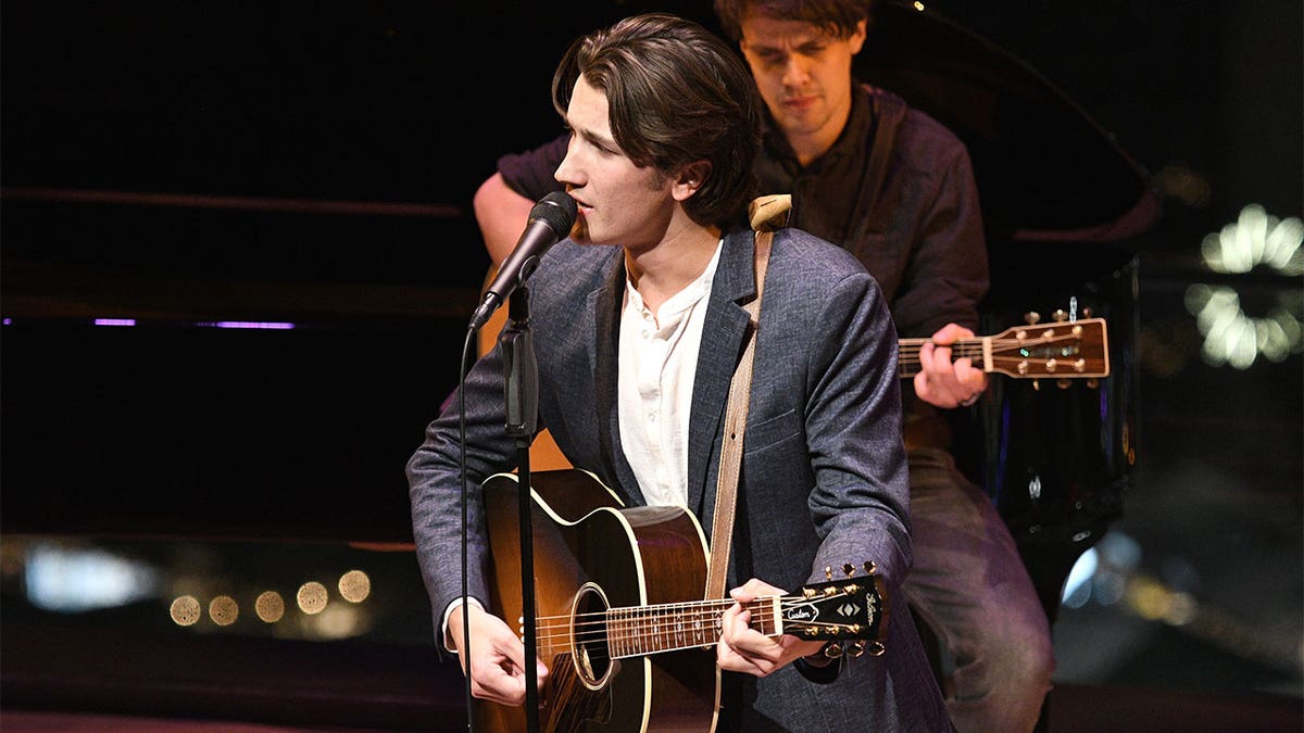 Drake Milligan performing at ASCAP Foundation Awards in 2017