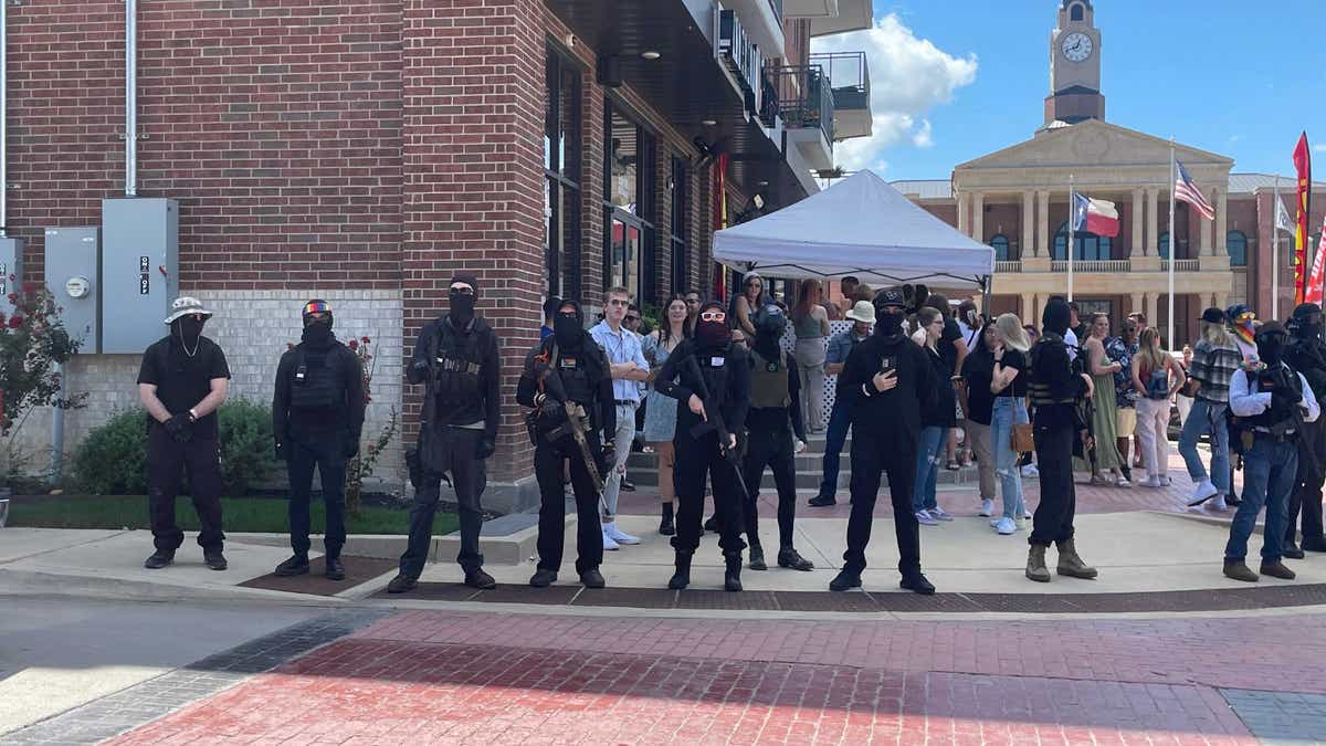 Armed protesters at Texas drag show