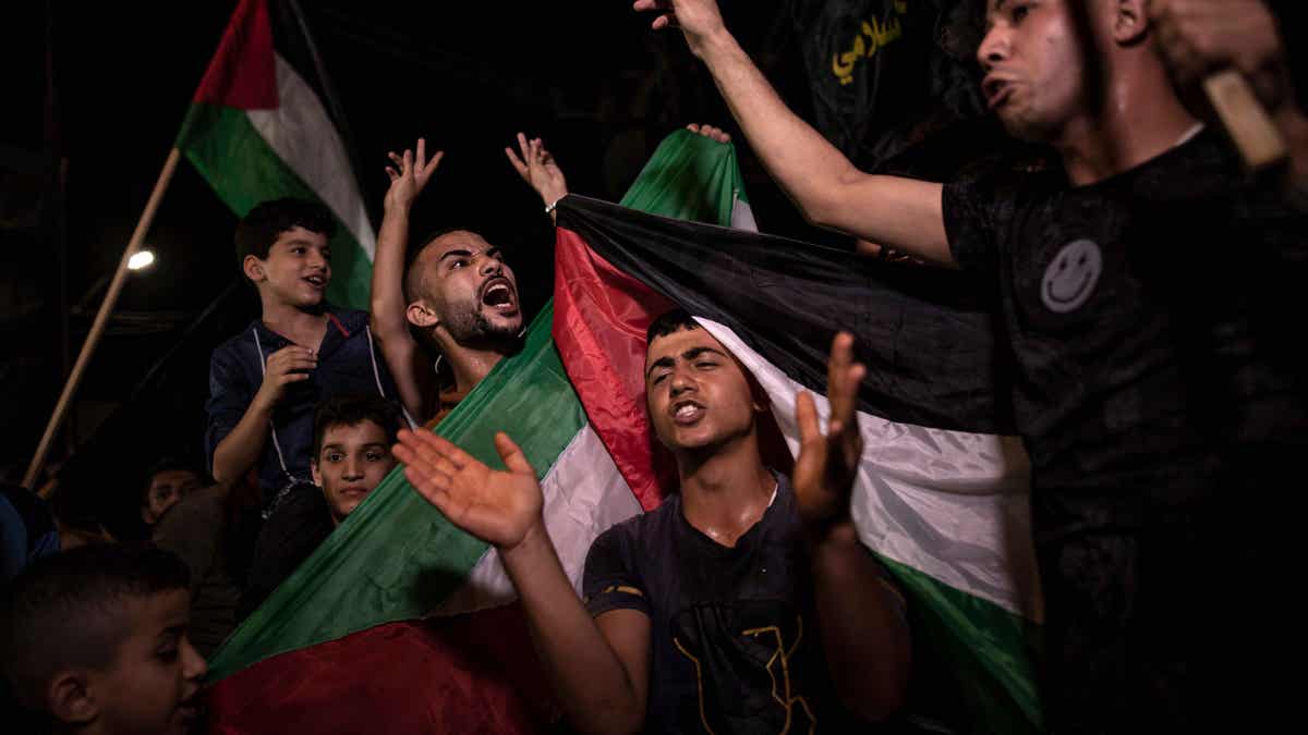 Palestinians celebrate cease fire