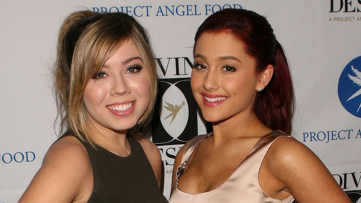 Ariana Grande and Jennette McCurdy smiling in a picture