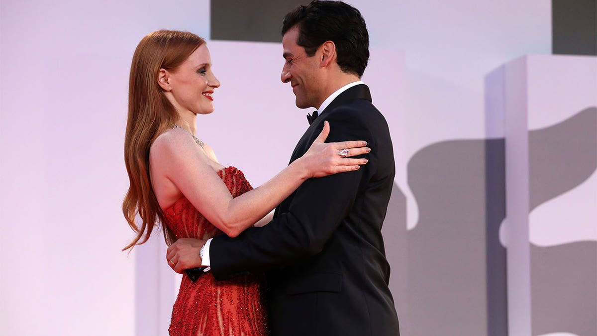 Jessica Chastain and Oscar Isaac