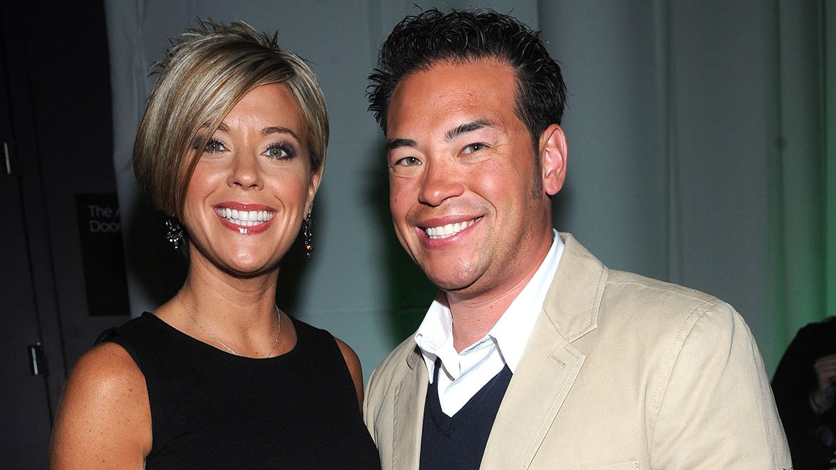 Jon, Kate Gosselin pose for a photo