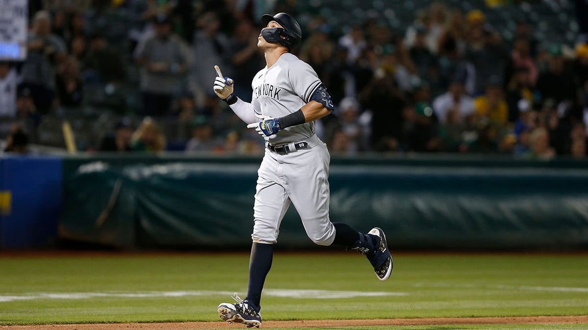 Aaron Judge home run celebration