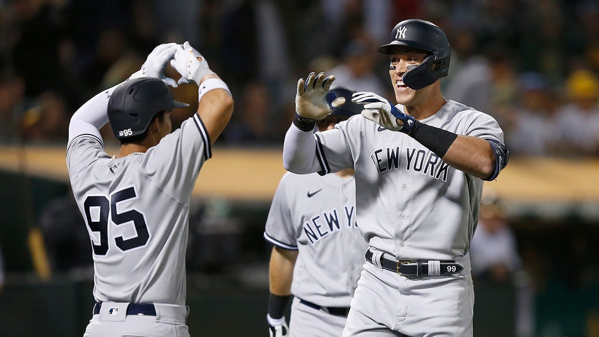 Aaron Judge celebrates home run